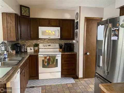 2400 Maple Ridge Dr, Denison, IA 51442 photo 10