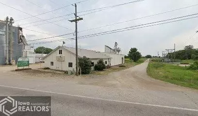 6848 E Washburn Rd, Waterloo, IA 50701 photo 1