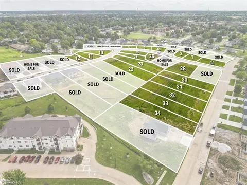 808 Woodside Dr, Marshalltown, IA 50158