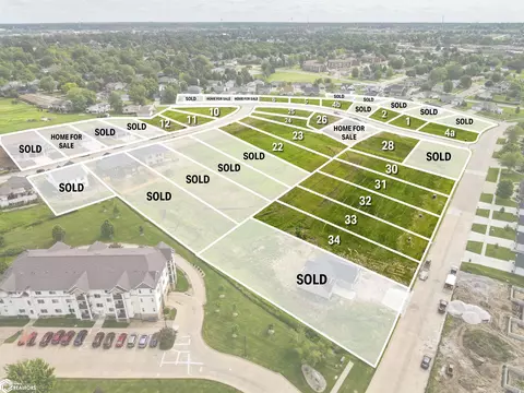 819 W Merle Hibbs Blvd, Marshalltown, IA 50158