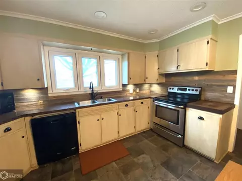 310 S Main St, Centerville, IA 52544 photo 5