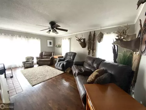 310 S Main St, Centerville, IA 52544 photo 2