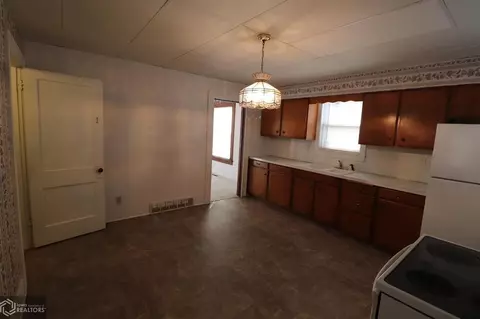 702 E 14th St, Atlantic, IA 50022 photo 10