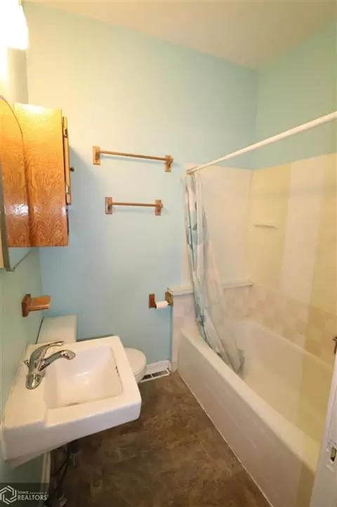 702 E 14th St, Atlantic, IA 50022 photo 11