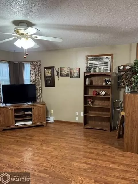 104 E Pleasant, Cincinnati, IA 52549 photo 10