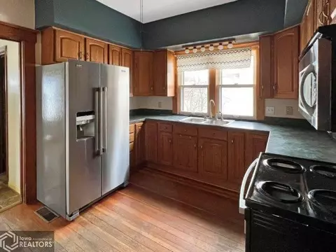 18 3rd St NE, Hampton, IA 50441 photo 4