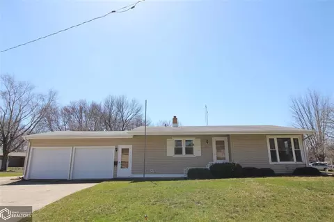 1313 Sunset Dr, Hampton, IA 50441 photo 1