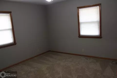 509 9th Ave SW, Hampton, IA 50441 photo 9
