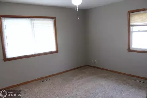 509 9th Ave SW, Hampton, IA 50441 photo 7