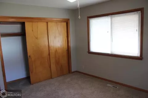509 9th Ave SW, Hampton, IA 50441 photo 10