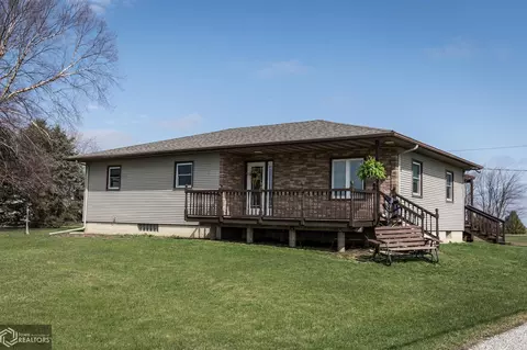 1998 190th St, Hampton, IA 50441 photo 1