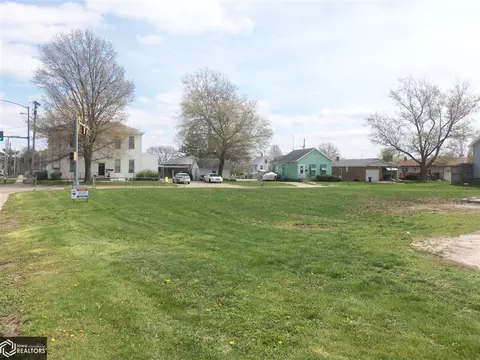 333 Curran St, Burlington, IA 52601