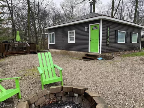 4174 Tracy Dr, Brooklyn, IA 52211