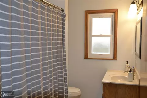 206 6th St, Gladbrook, IA 50635 photo 12