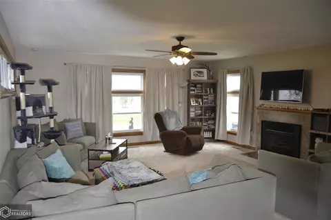 206 6th St, Gladbrook, IA 50635 photo 8