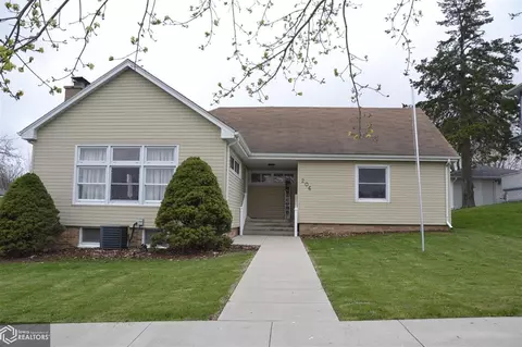 206 6th St, Gladbrook, IA 50635 photo 1