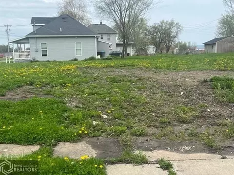 801 E Cottage St, Centerville, IA 52544 photo 3