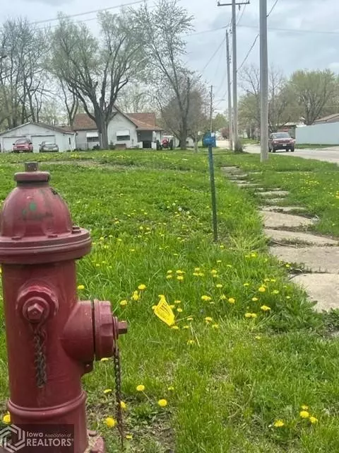 801 E Cottage St, Centerville, IA 52544 photo 2
