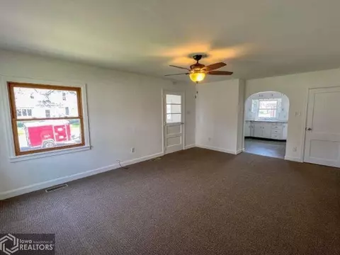 309 3rd St SW, Hampton, IA 50441 photo 6