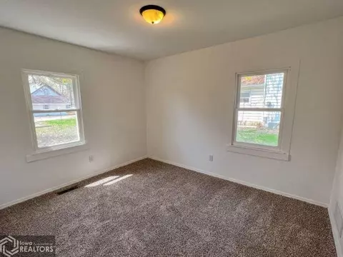 309 3rd St SW, Hampton, IA 50441 photo 12
