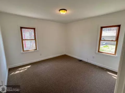 309 3rd St SW, Hampton, IA 50441 photo 10