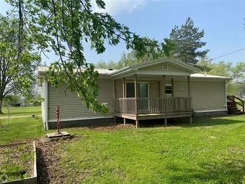 203 E Maple St, Milton, IA 52570 photo 2