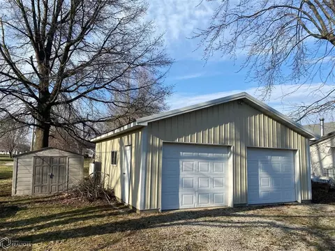 203 E Maple St, Milton, IA 52570 photo 3