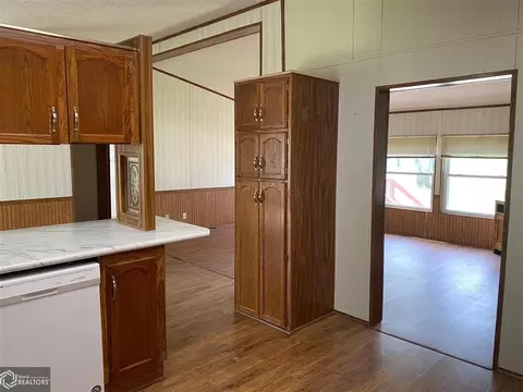 203 E Maple St, Milton, IA 52570 photo 7
