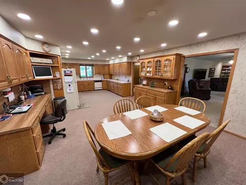 211 E Mill St, Avoca, IA 51521 photo 13