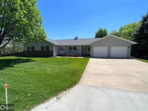 211 E Mill St, Avoca, IA 51521 photo 2