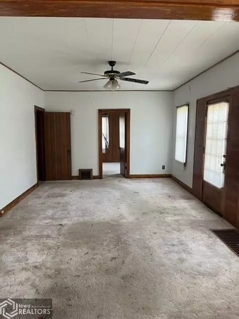 507 W Jackson St, Centerville, IA 52544 photo 4