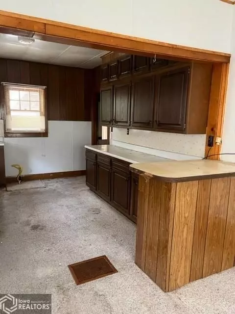 507 W Jackson St, Centerville, IA 52544 photo 3