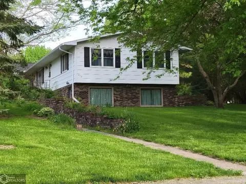 203 N Eskridge St, Dows, IA 50071