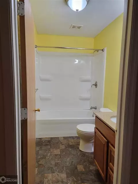 511 N 7th St, Centerville, IA 52544 photo 3