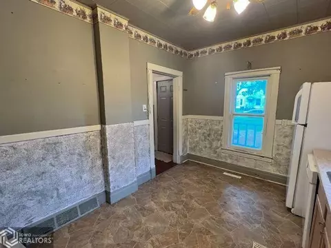 320 3rd Ave SW, Hampton, IA 50441 photo 4