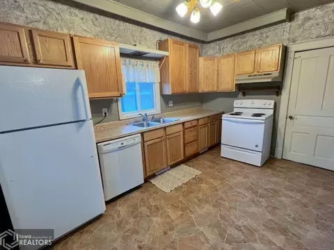 320 3rd Ave SW, Hampton, IA 50441 photo 3