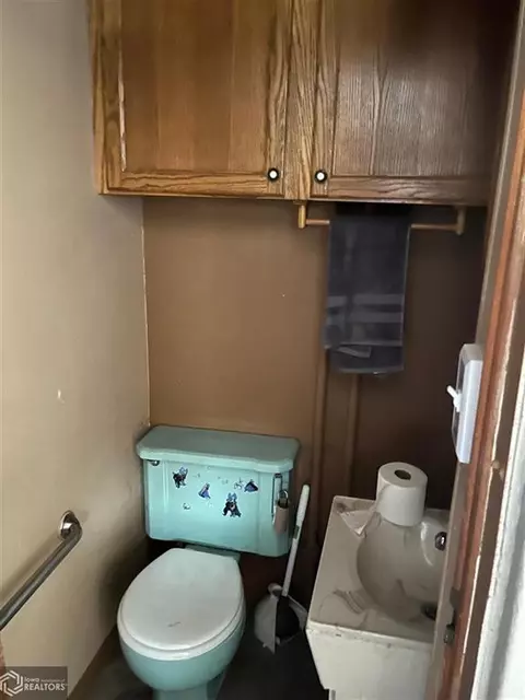 700 W Walnut St, Eldon, IA 52554 photo 11