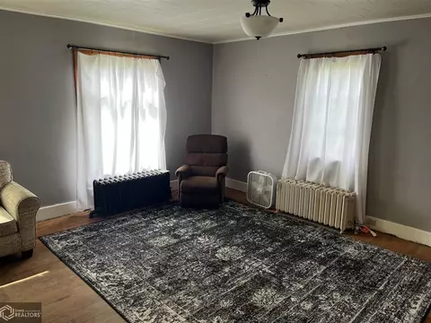 700 W Walnut St, Eldon, IA 52554 photo 8