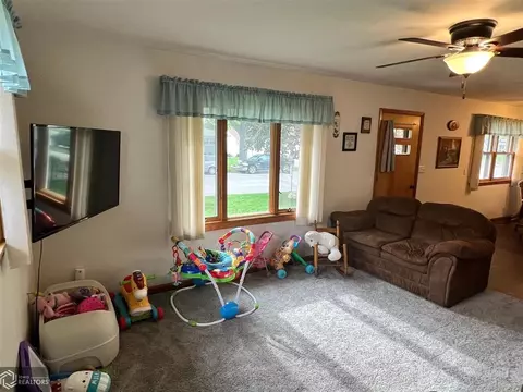23 Windsor Blvd, Hampton, IA 50441 photo 8