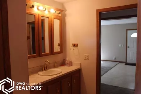 109 6th St NW, Hampton, IA 50441 photo 9