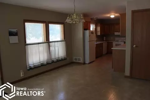 109 6th St NW, Hampton, IA 50441 photo 4