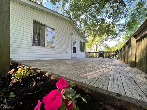 204 2nd Ave E, Weldon, IA 50264 photo 3