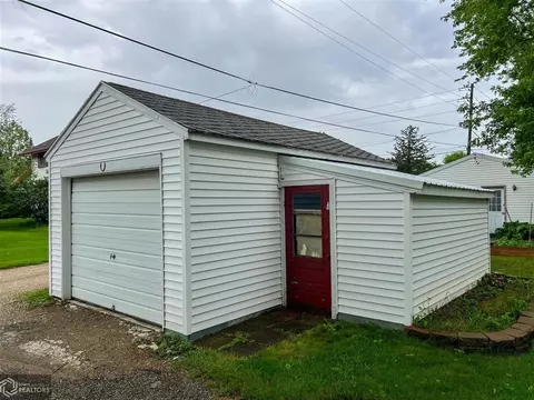 409 4th St SE, Hampton, IA 50441 photo 17