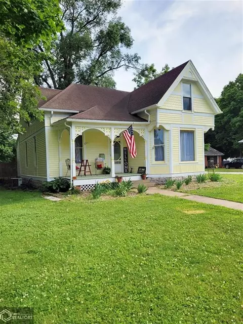 320 Cherry St, Carthage, IL 62321 photo 1
