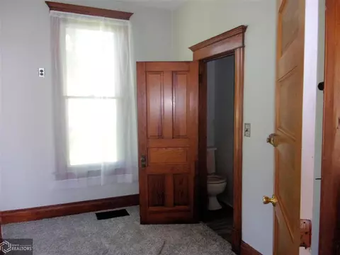 320 Cherry St, Carthage, IL 62321 photo 9