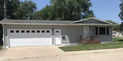 920 2nd St NE, Hampton, IA 50441 photo 1