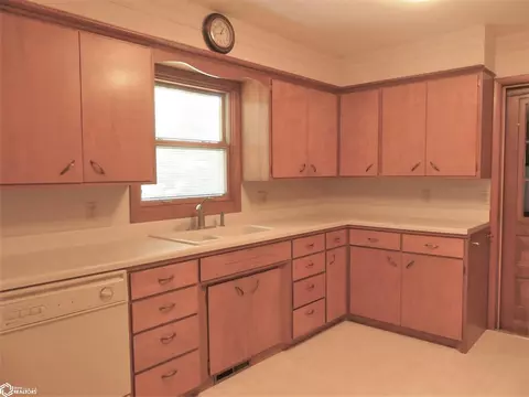 248 E 18th St, Carroll, IA 51401 photo 11