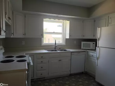 921 Main St, Carthage, IL 62321 photo 23