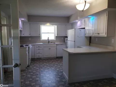921 Main St, Carthage, IL 62321 photo 26
