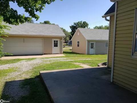 921 Main St, Carthage, IL 62321 photo 17